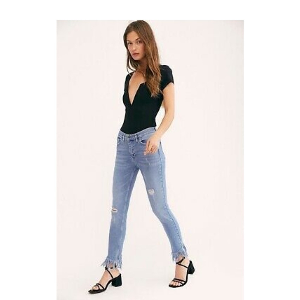 Free People We The Free Sz 26 Great Heights Frayed Skinny Jeans Regal Blue Wash